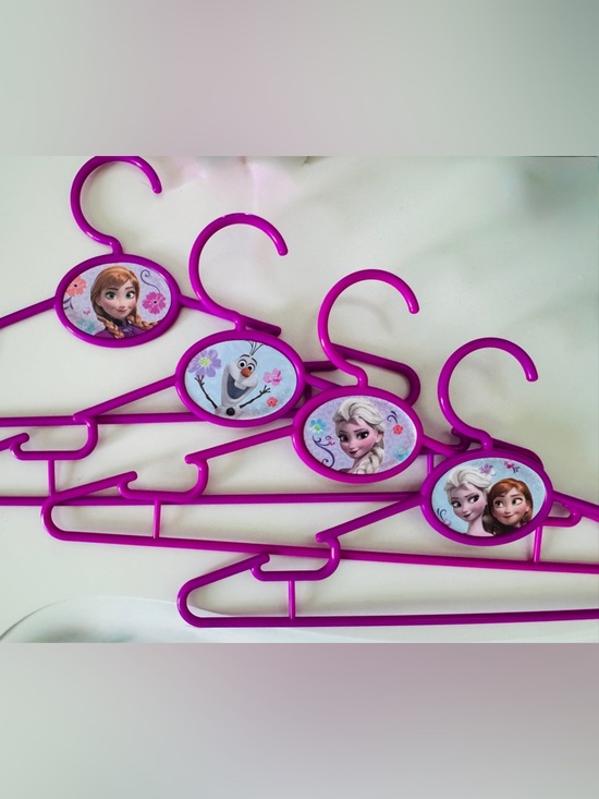 Disney Frozen Bundle 8 Kids Hangers + Lunch Box New Anna Elsa Olaf - Picture 5 of 9